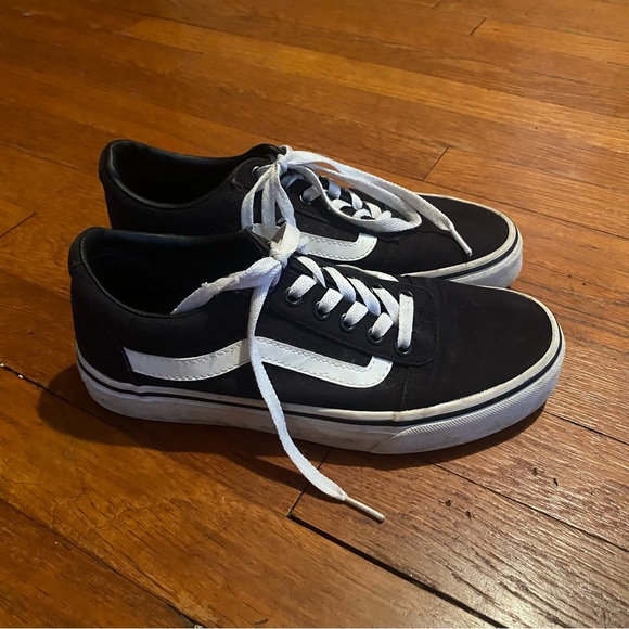 Vans Old Skool Black and White Women’s Shoes - Picture 7 of 8